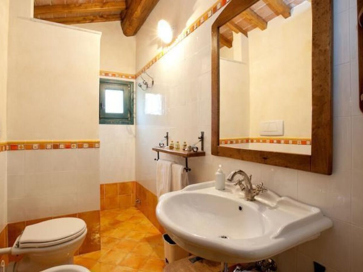 Appartement Lorenzo sur deux étages avec piscine à Vinci - Photo 10