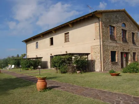 Schönes Ferienhaus in Volterra mit Großem Garten - Photo 2