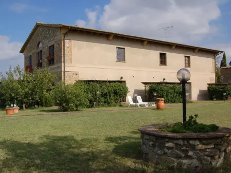 Schönes Ferienhaus in Volterra mit Großem Garten - Photo 7