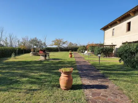 Schönes Ferienhaus in Volterra mit Großem Garten - Photo 27