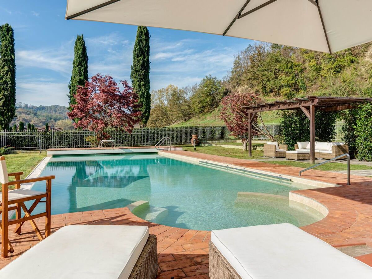 Villa Fattoria à Reggello, 6 chambres, piscine chauffable - Photo 1