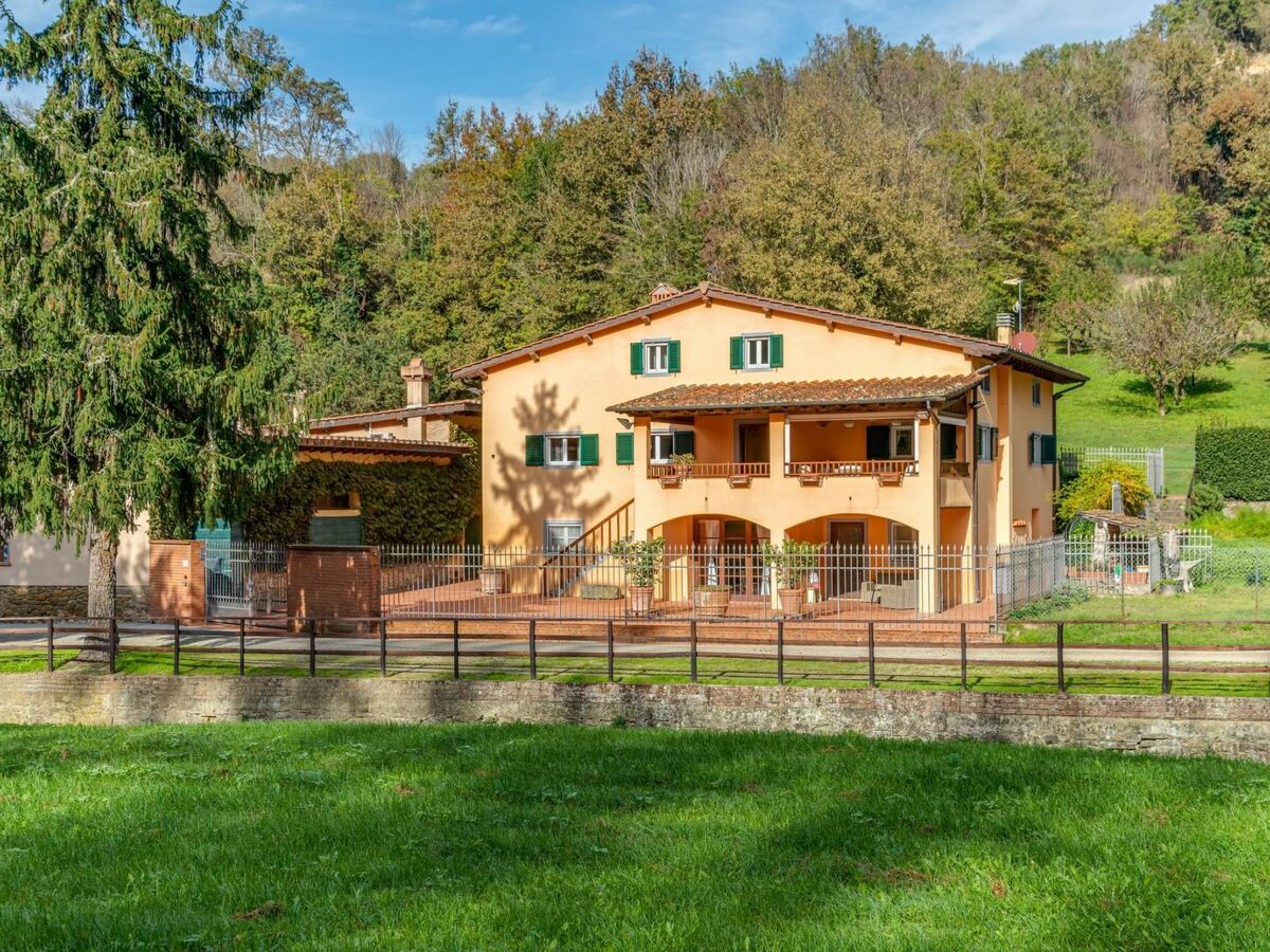 Villa Fattoria à Reggello, 6 chambres, piscine chauffable - Photo 2