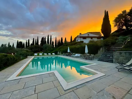 Location maison à Loro Ciuffenna, Villa mit Pool und zauberhafter Aussicht