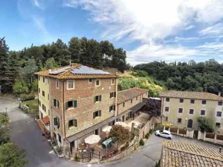 in Palaia mit Großem Garten, Maison 22 personnes à Palaia - Photo 2