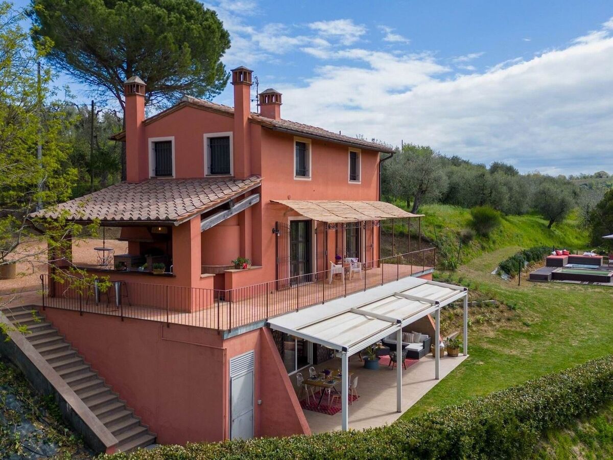 Villa Riparossa à Palaia : 200 m² avec piscine privée - Photo 1