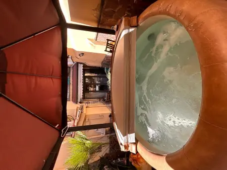 Appartement 2 chambres avec jardin privé et spa à Florence : photo 18