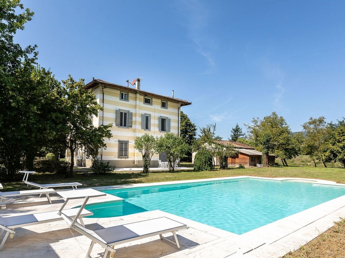 Villa Sofia, demeure Art Nouveau avec piscine privée à Scarperia - Photo 2