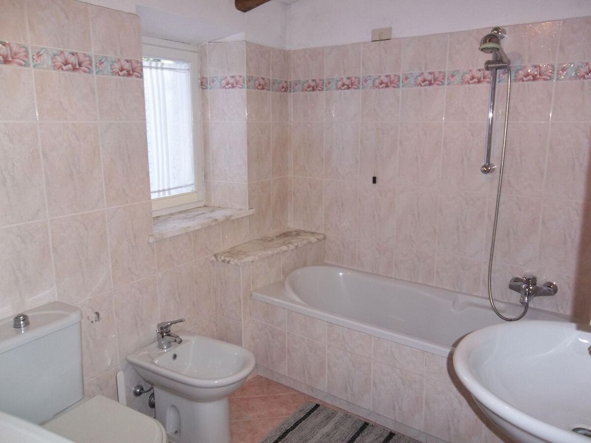 Appartement 4 chambres avec terrasse pergolée à Calci - Photo 16