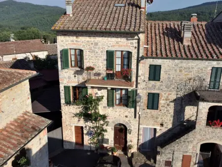 Maison médiévale 4 chambres avec piscine à Torniella : photo 2