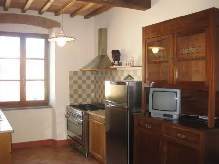 Maison médiévale 4 chambres avec piscine à Torniella : photo 9