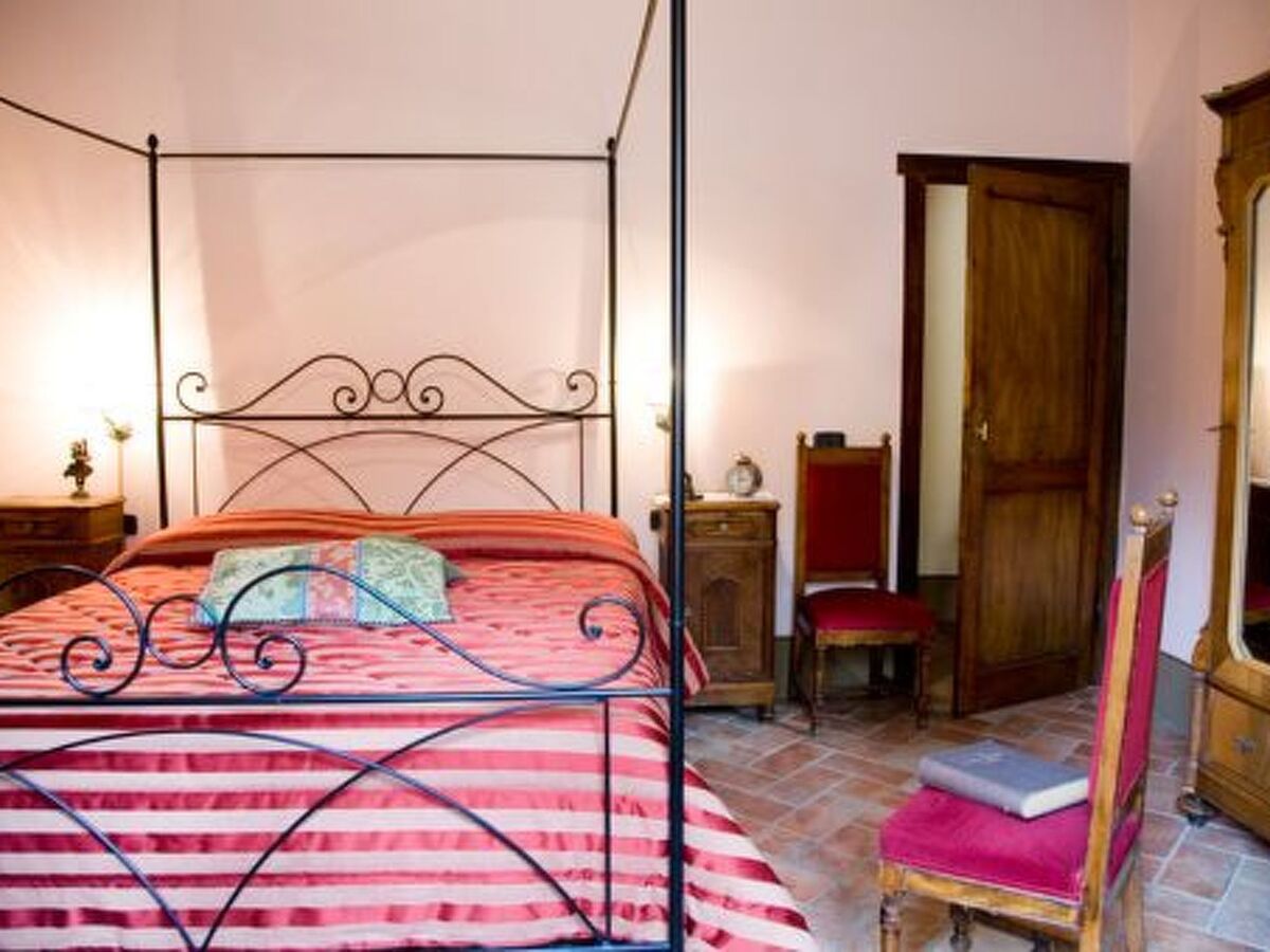 Villa Pruneto avec piscine, vue château de Poppi - Photo 4