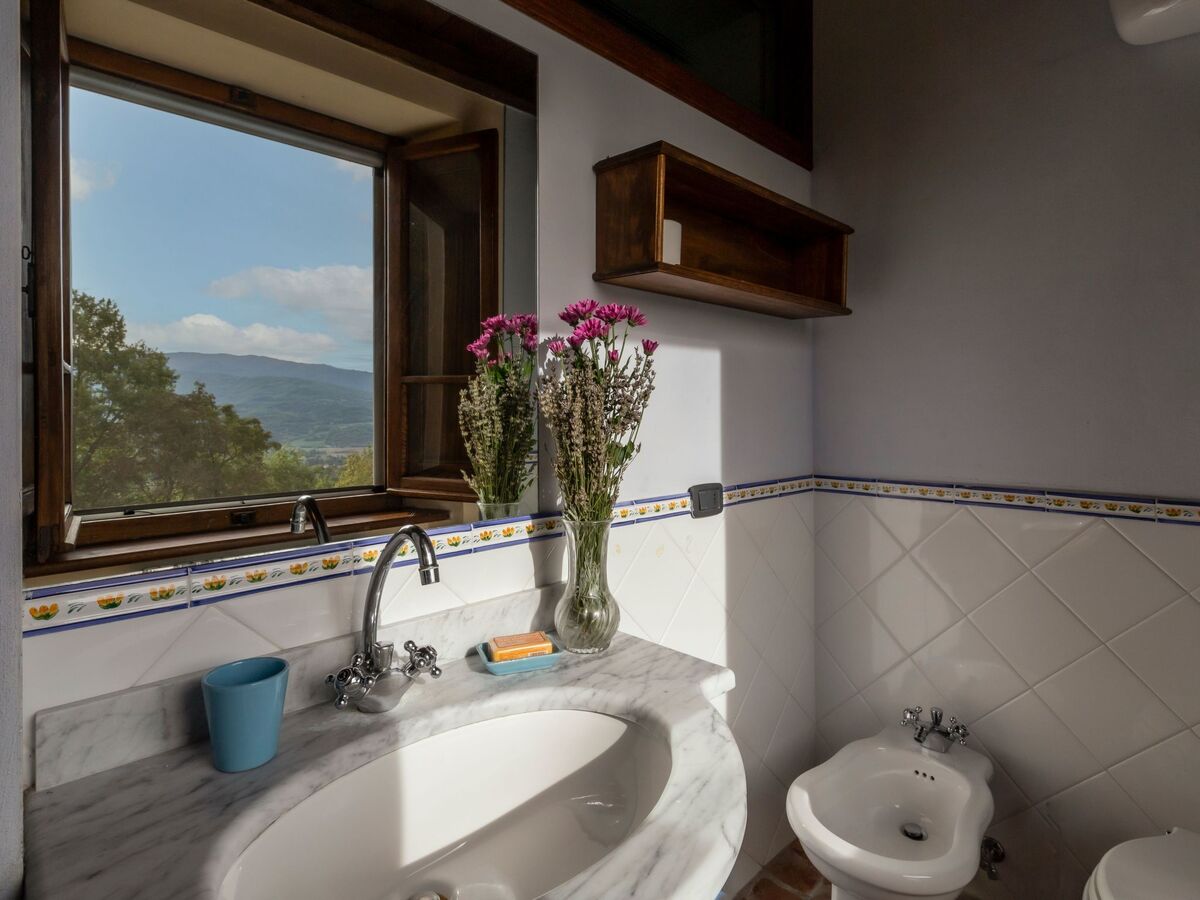 Villa Pruneto avec piscine, vue château de Poppi - Photo 21