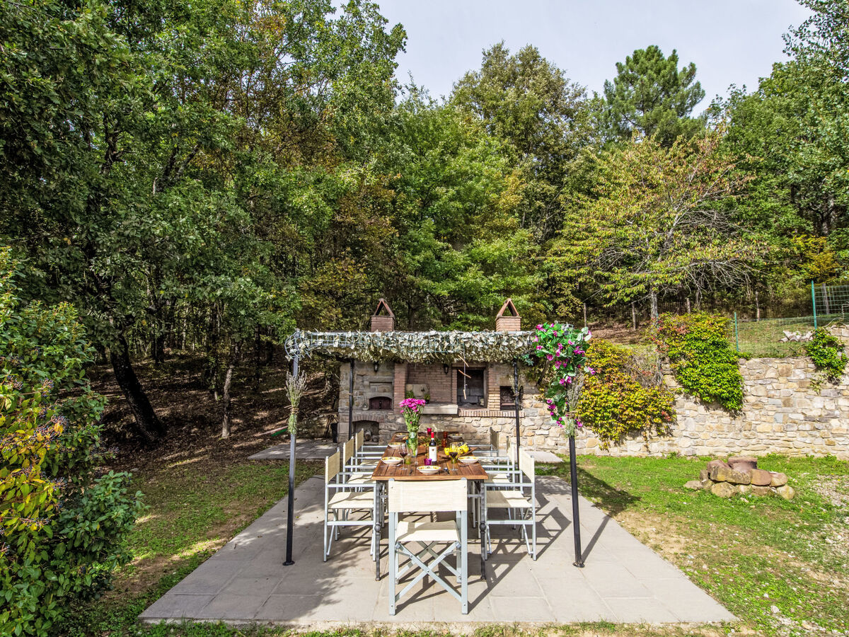 Villa Pruneto avec piscine, vue château de Poppi - Photo 24