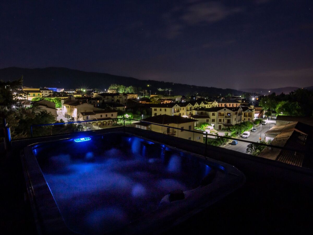 Medieval Tower mit Whirlpool auf der Dachterrass - Photo 27