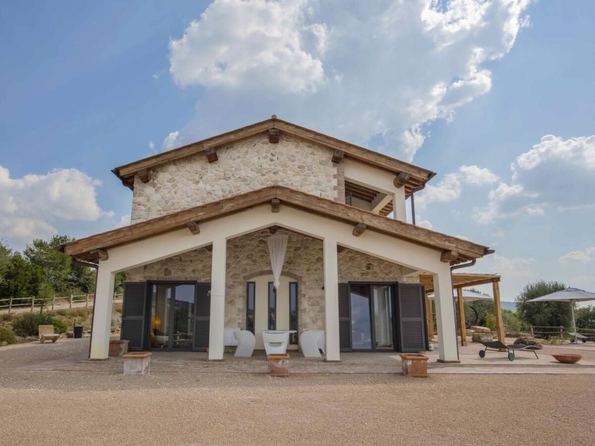 Maison toscane avec piscine sur 6,5 hectares à Manciano - Photo 1