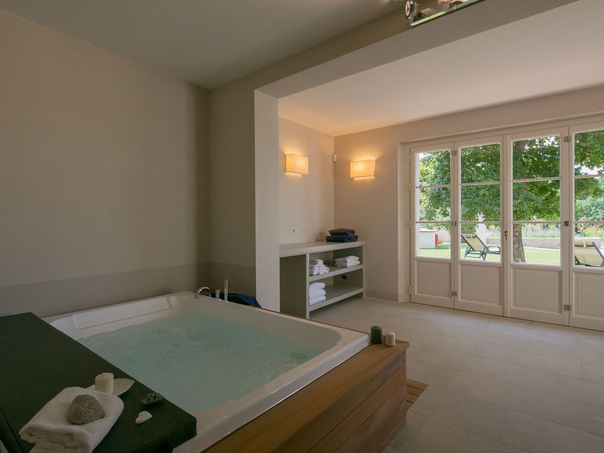 Villa Severina à Cortona : 5 chambres, pool et spa - Photo 3