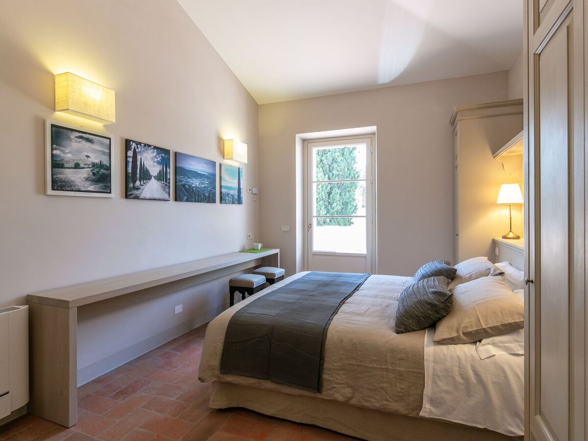 Villa Severina à Cortona : 5 chambres, pool et spa - Photo 12