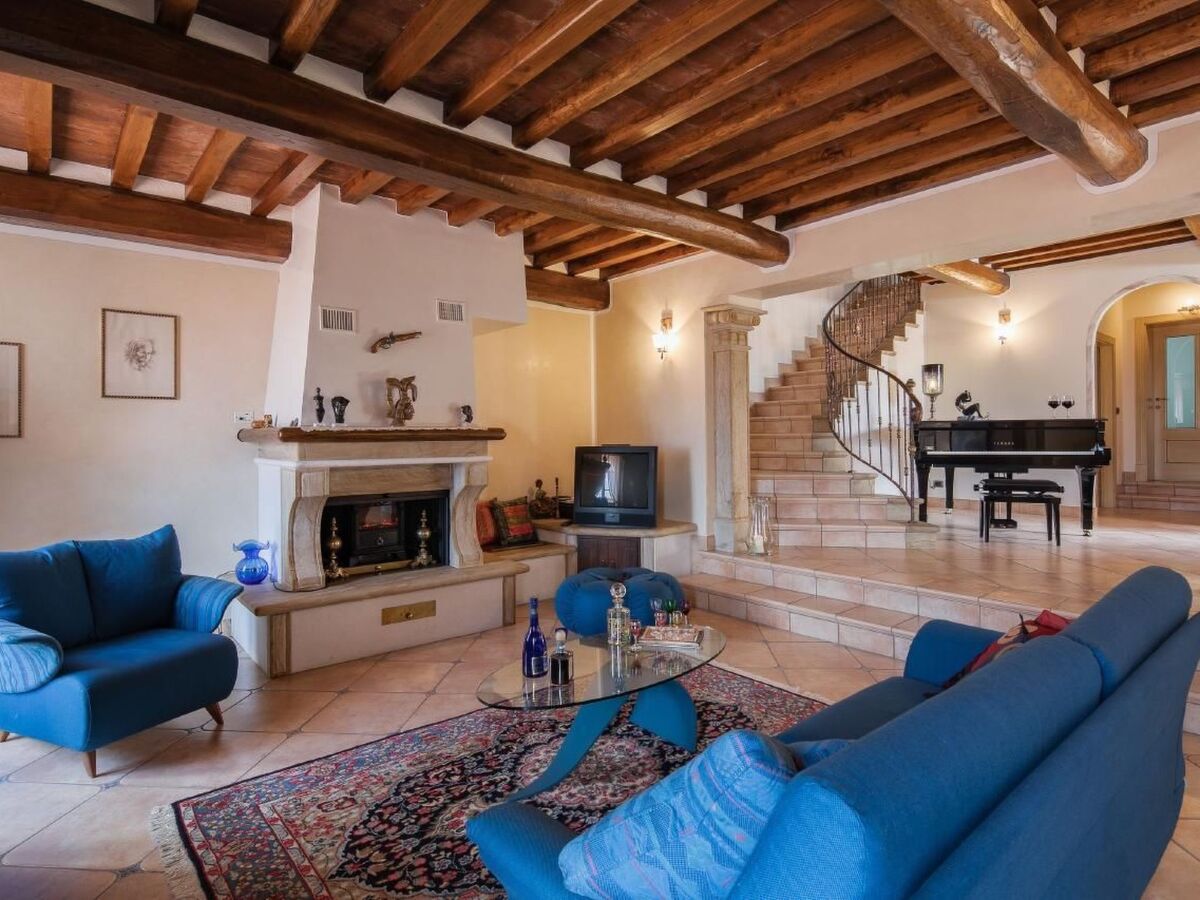 Villa Corte della Luna à Cortona, piscine et terrasse - Photo 6