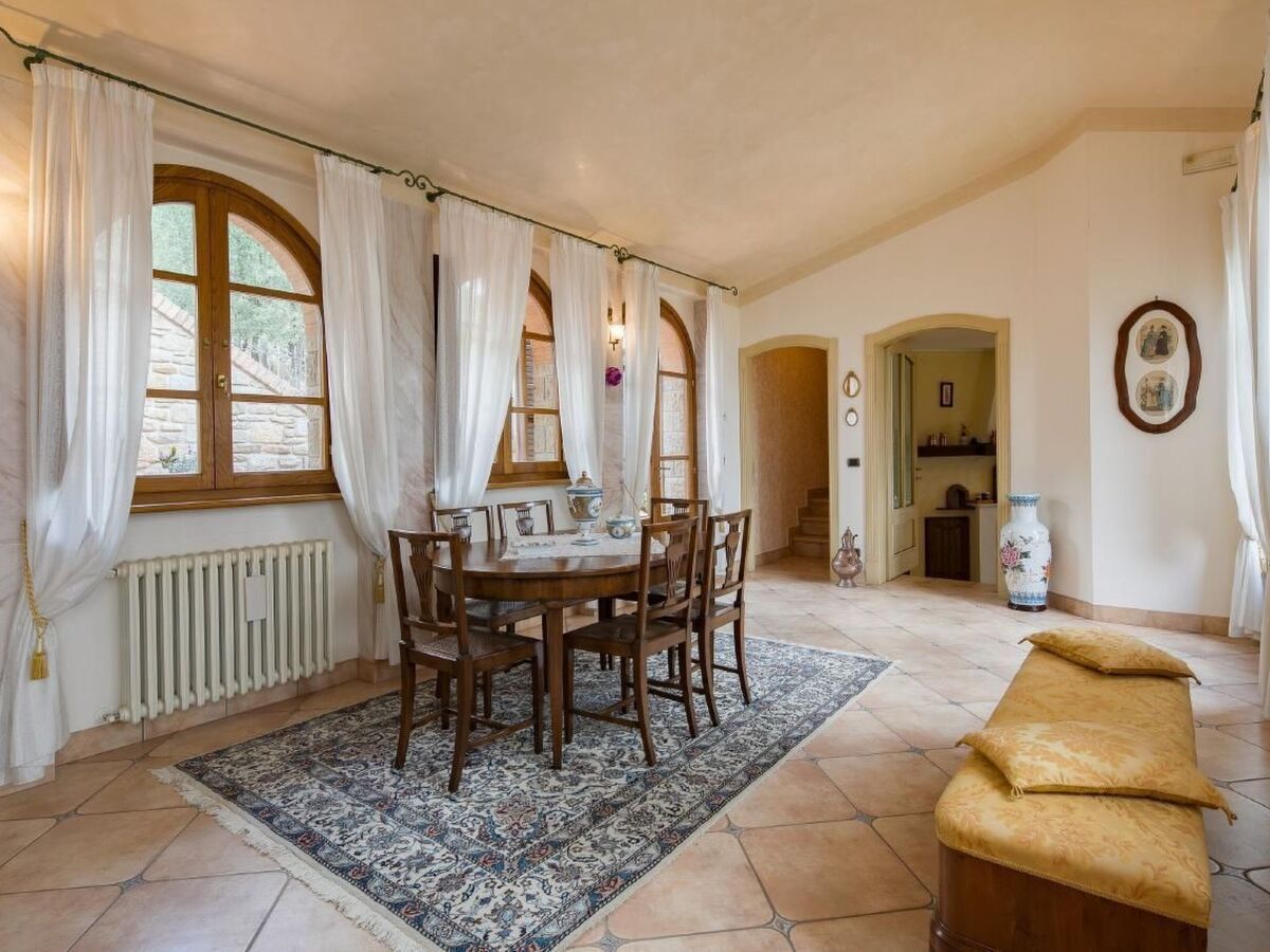 Villa Corte della Luna à Cortona, piscine et terrasse - Photo 10