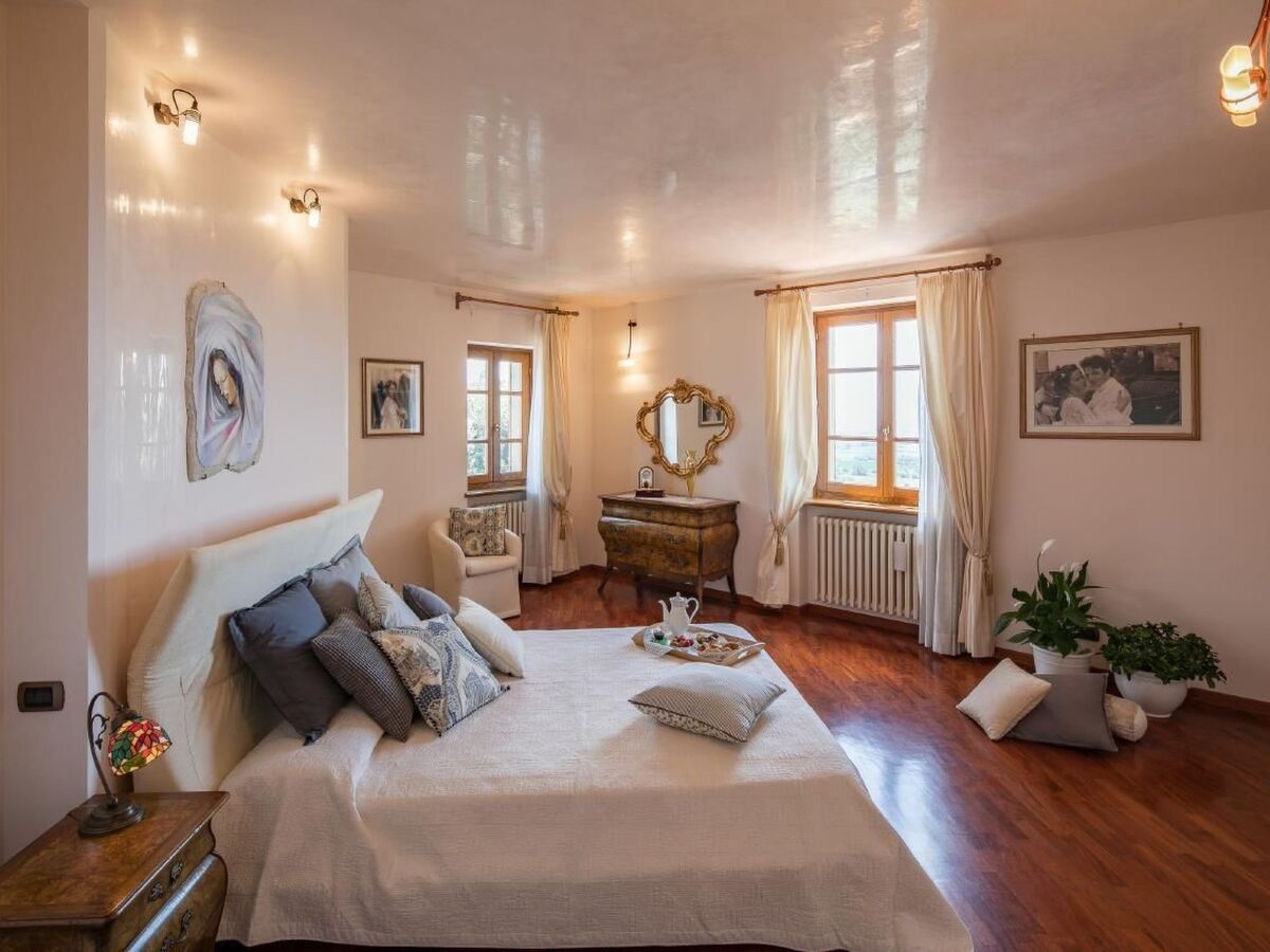 Villa Corte della Luna à Cortona, piscine et terrasse - Photo 14