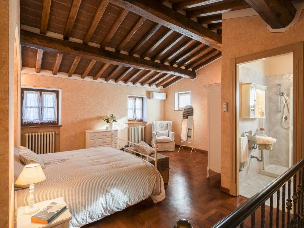 Villa Corte della Luna à Cortona, piscine et terrasse - Photo 23