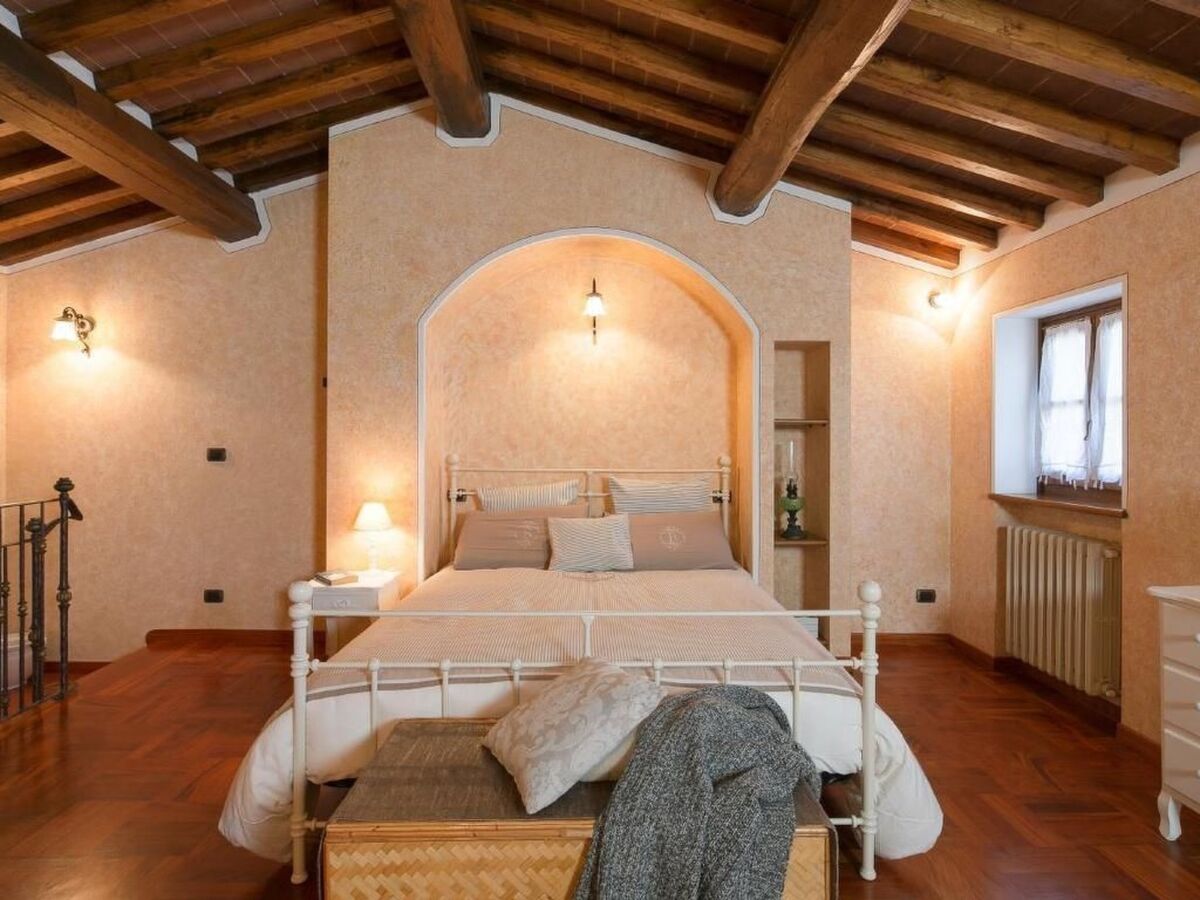 Villa Corte della Luna à Cortona, piscine et terrasse - Photo 24