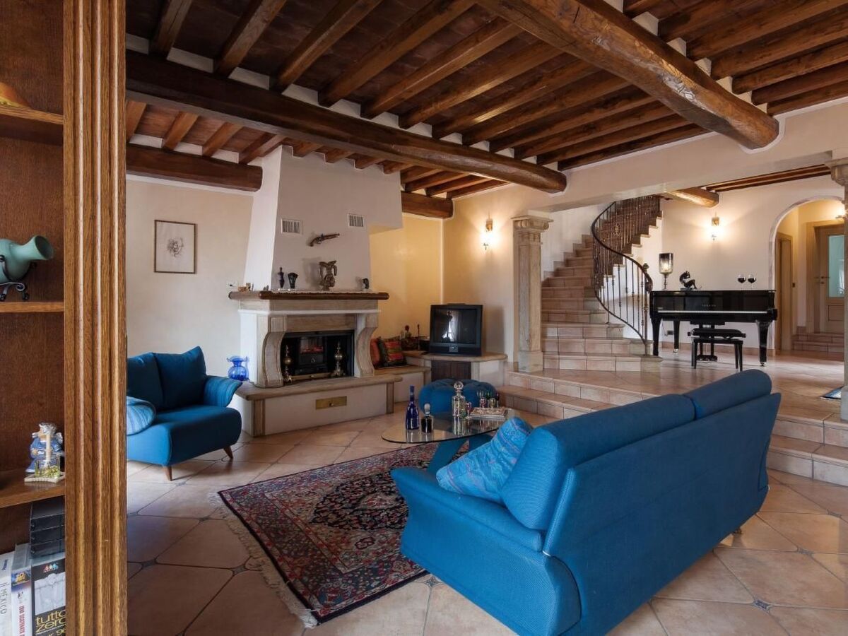 Villa Corte della Luna à Cortona, piscine et terrasse - Photo 32