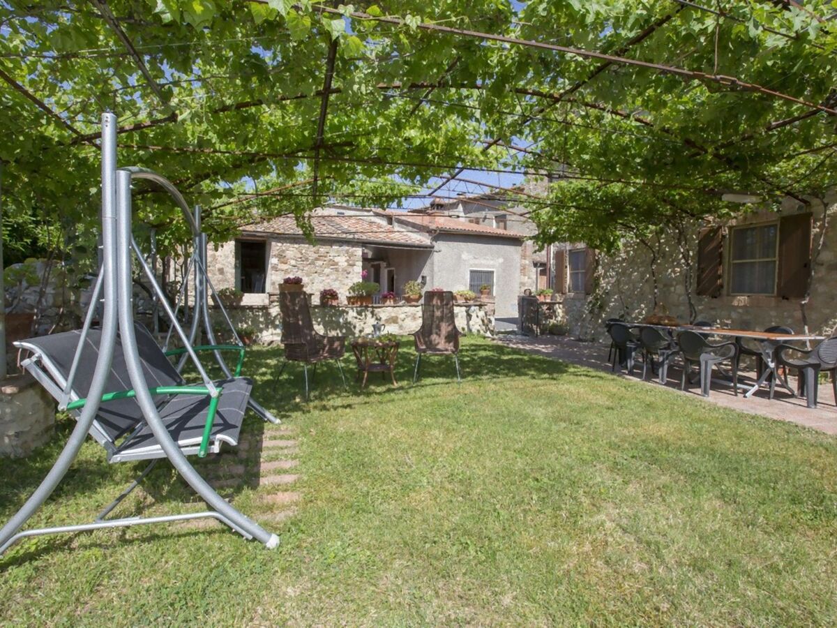 Appartement 2 pers. avec jardin et piscine à Civitella Marittima - Photo 9