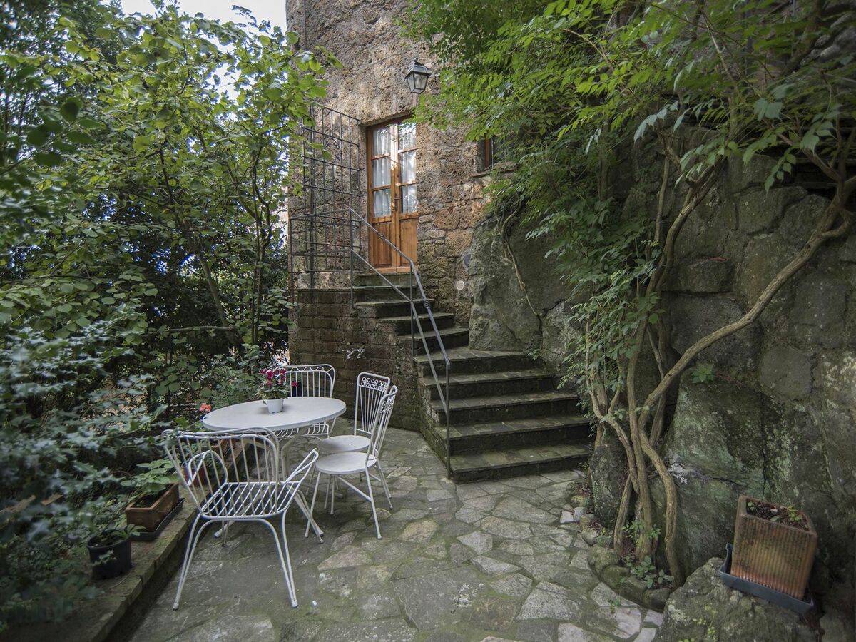 Appartement 85m² dans un château du XIVe siècle avec piscine - Photo 6