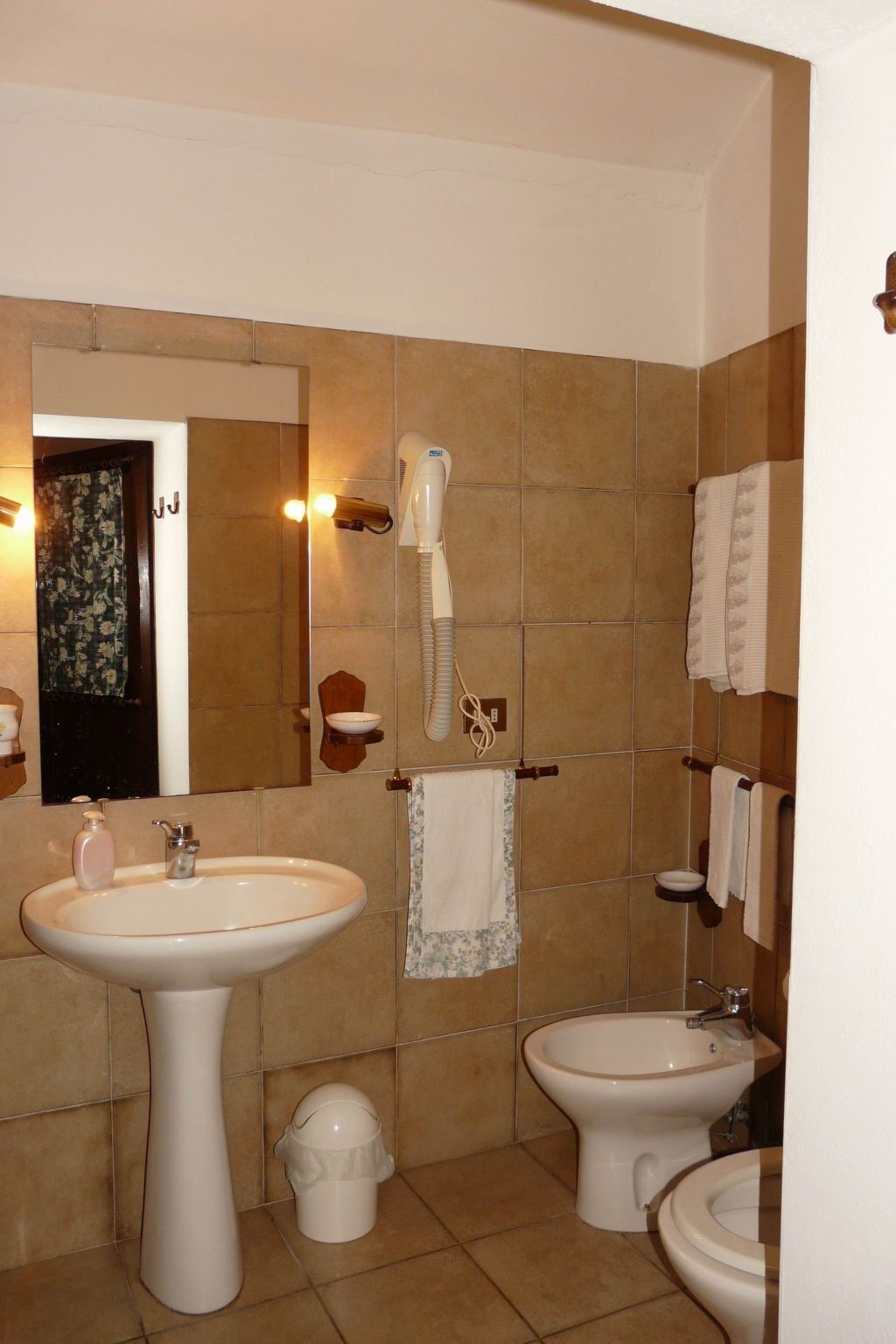 Appartement 40 m² dans château du XVe siècle avec piscine - Photo 12