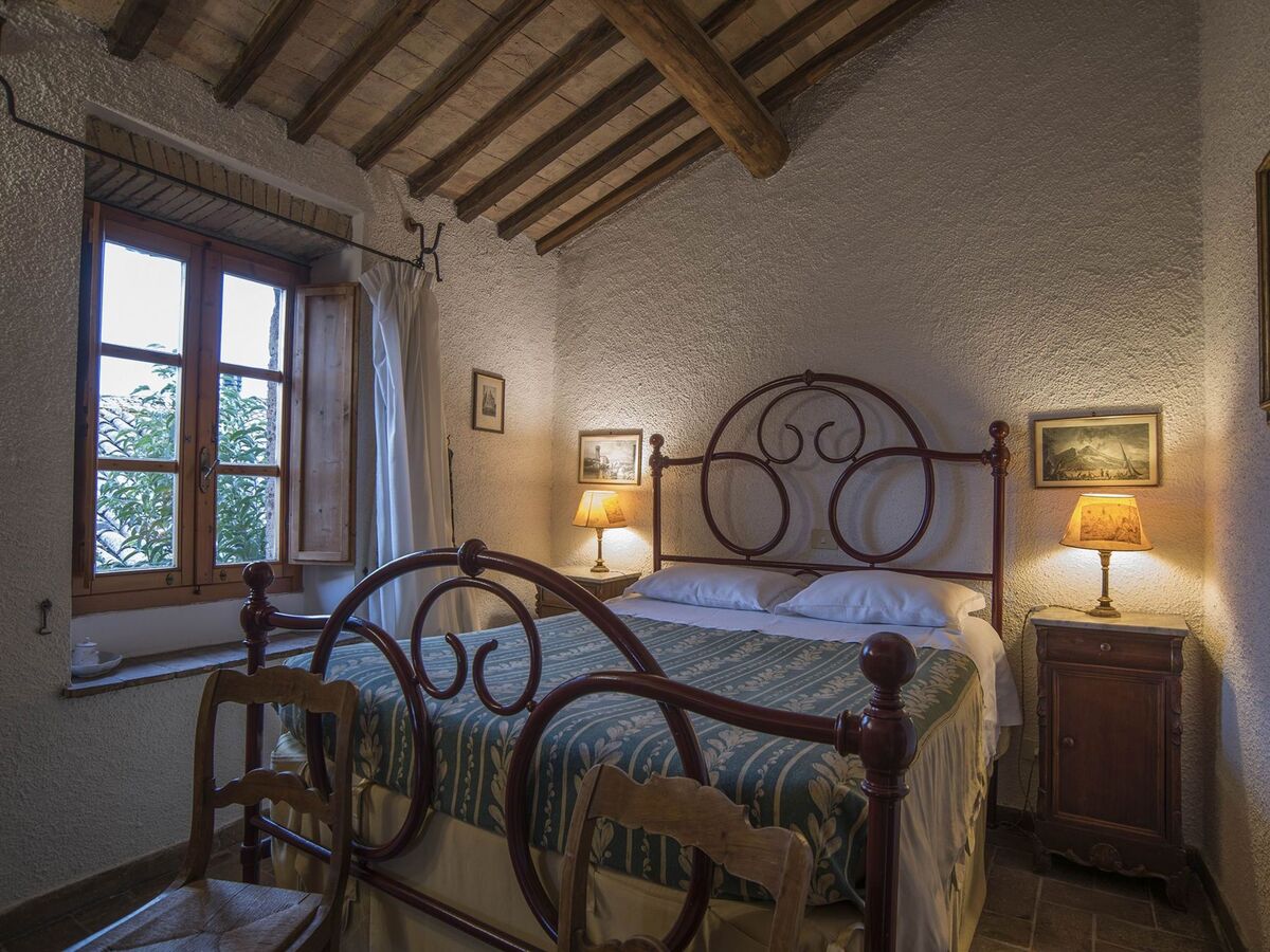 Appartement au cœur d'un château du 14e siècle avec piscine - Photo 8