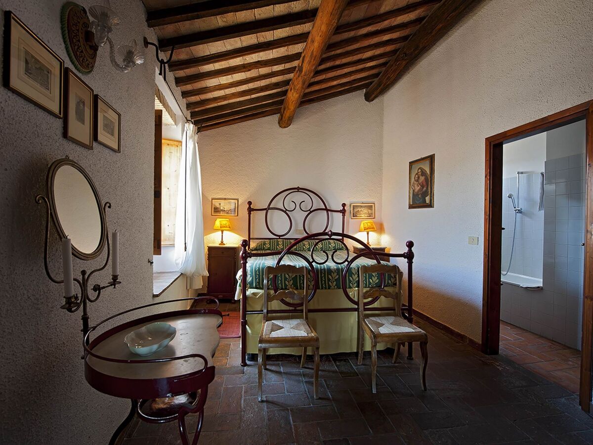Appartement au cœur d'un château du 14e siècle avec piscine - Photo 9