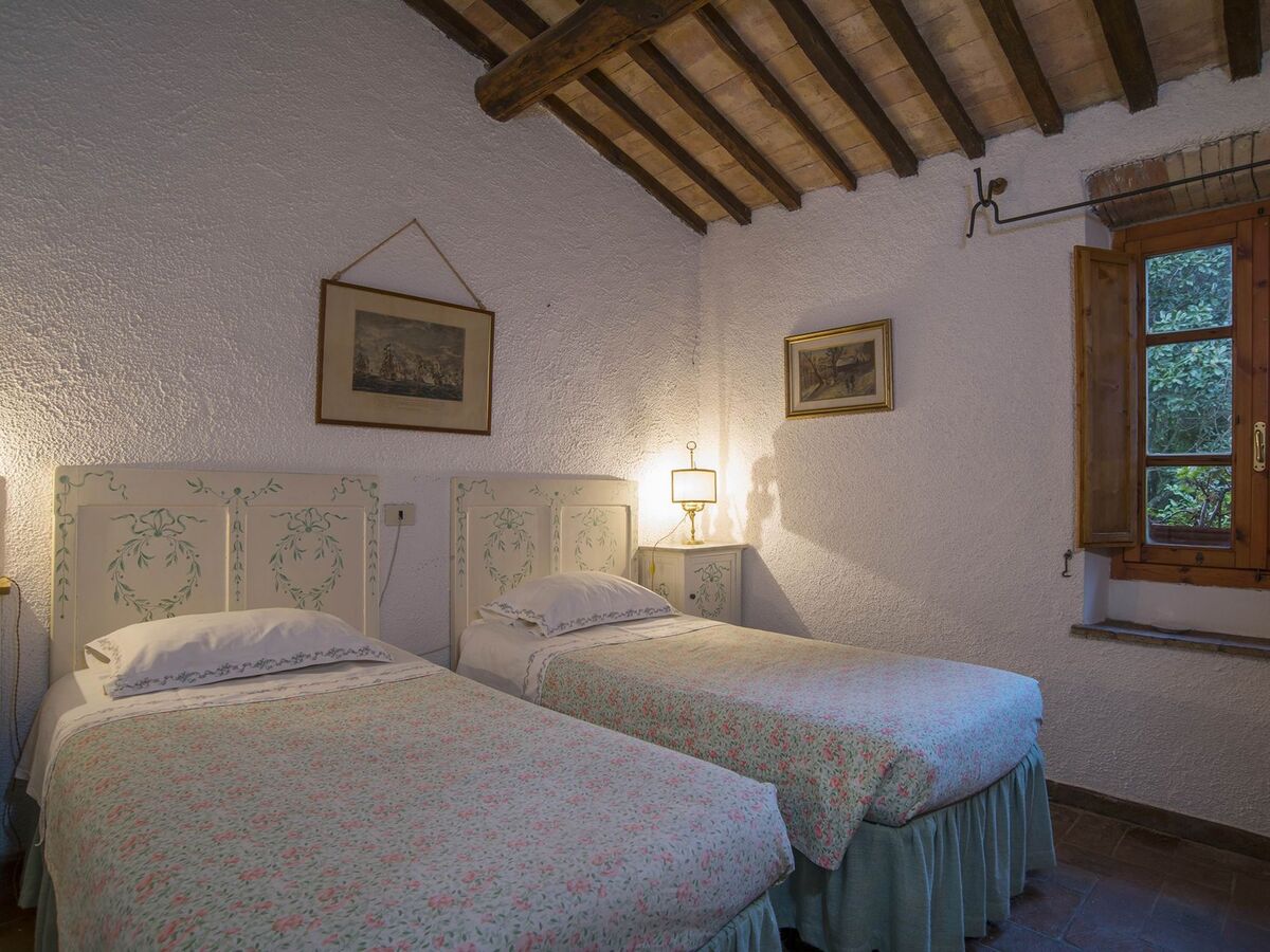 Appartement au cœur d'un château du 14e siècle avec piscine - Photo 12