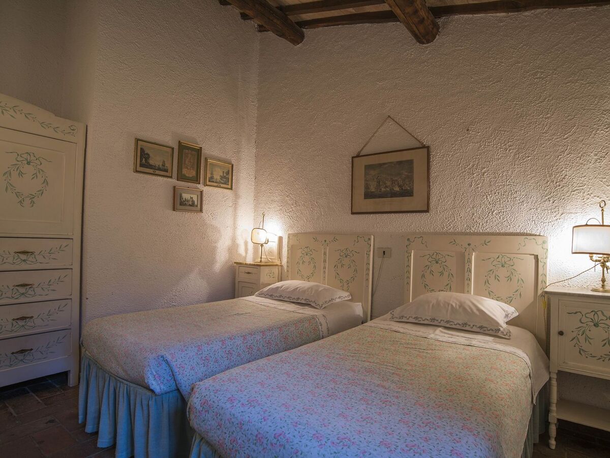 Appartement au cœur d'un château du 14e siècle avec piscine - Photo 13