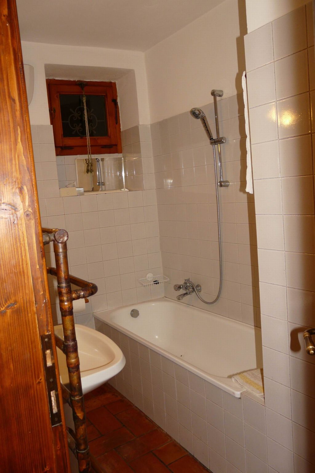 Appartement au cœur d'un château du 14e siècle avec piscine - Photo 15