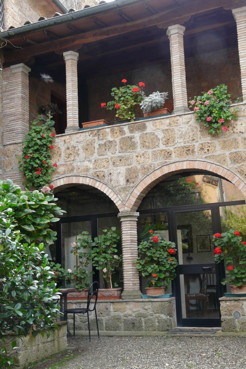 Appartement dans un château du 12e siècle avec piscine - Photo 13