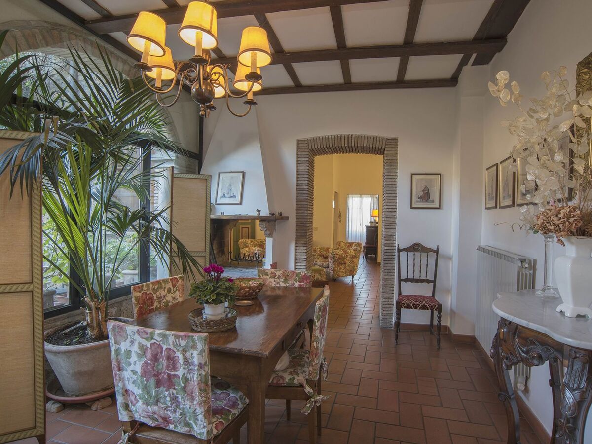 Appartement dans un château du XIIe siècle avec piscine - Photo 2