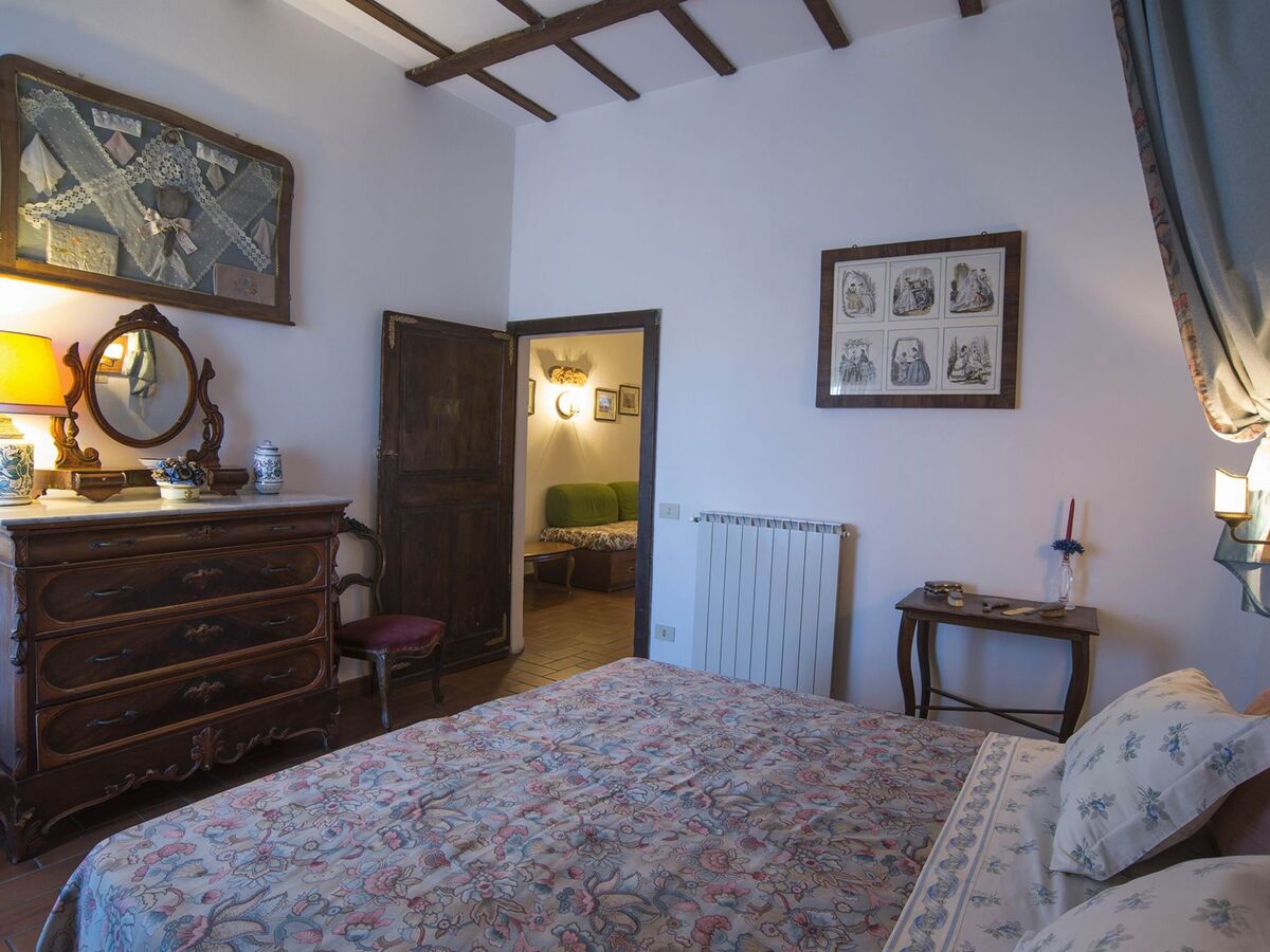 Appartement dans un château du XIIe siècle avec piscine - Photo 5
