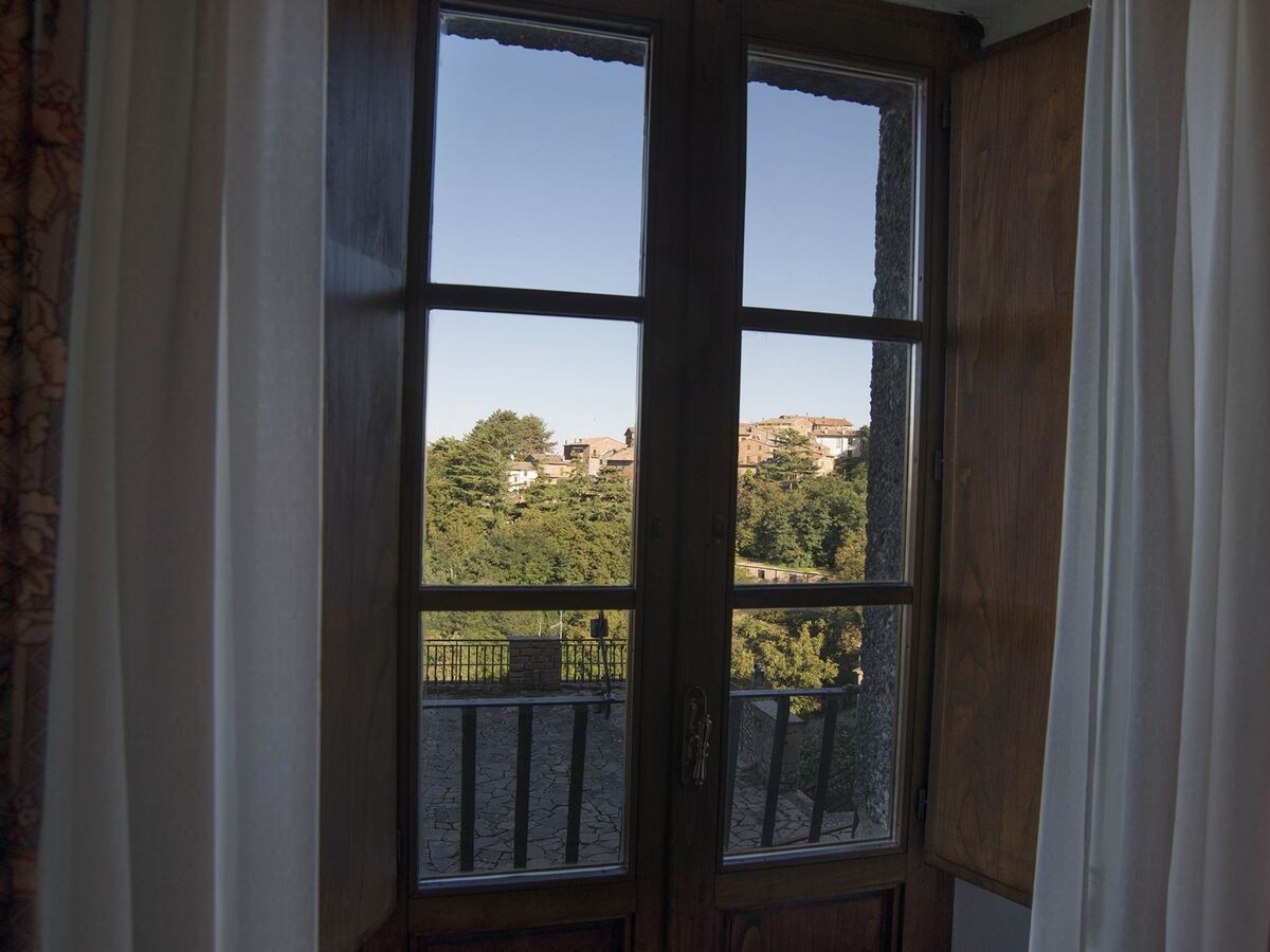 Appartement dans un château du XIIe siècle avec piscine - Photo 6