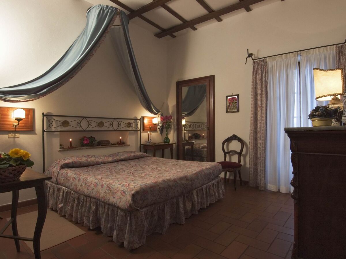 Appartement dans un château du XIIe siècle avec piscine - Photo 7