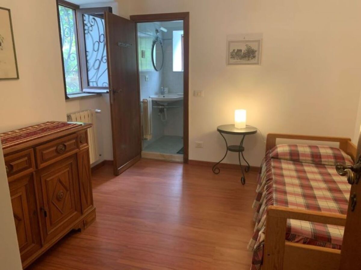 Appartement 3 chambres avec jardin 1000m² à Bracciano - Photo 11