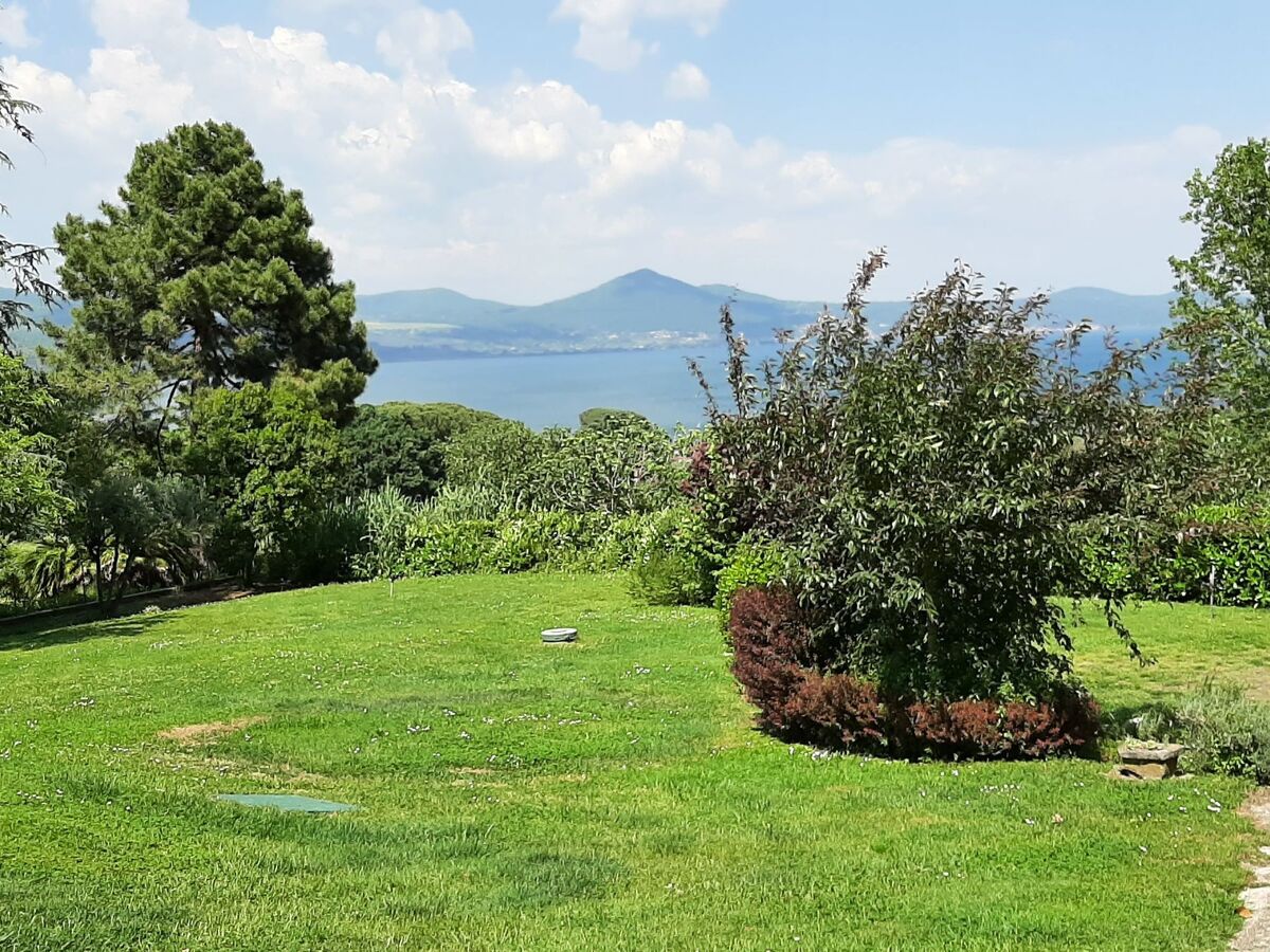 Appartement 3 chambres avec jardin 1000m² à Bracciano - Photo 14