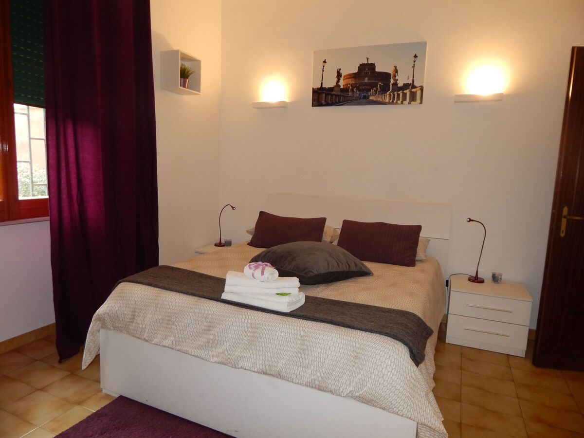 Appartement rénové à Rome, 500 m du métro Vatican - Photo 2