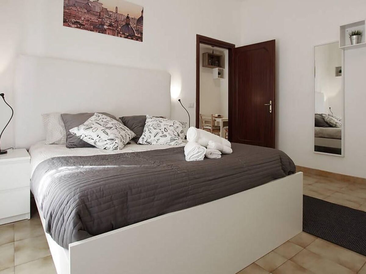 Appartement rénové à Rome, 500 m du métro Vatican - Photo 3