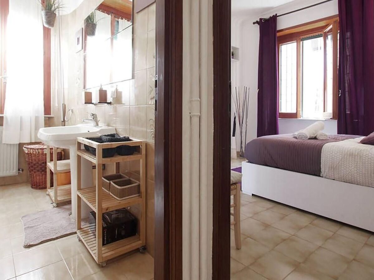 Appartement rénové à Rome, 500 m du métro Vatican - Photo 4