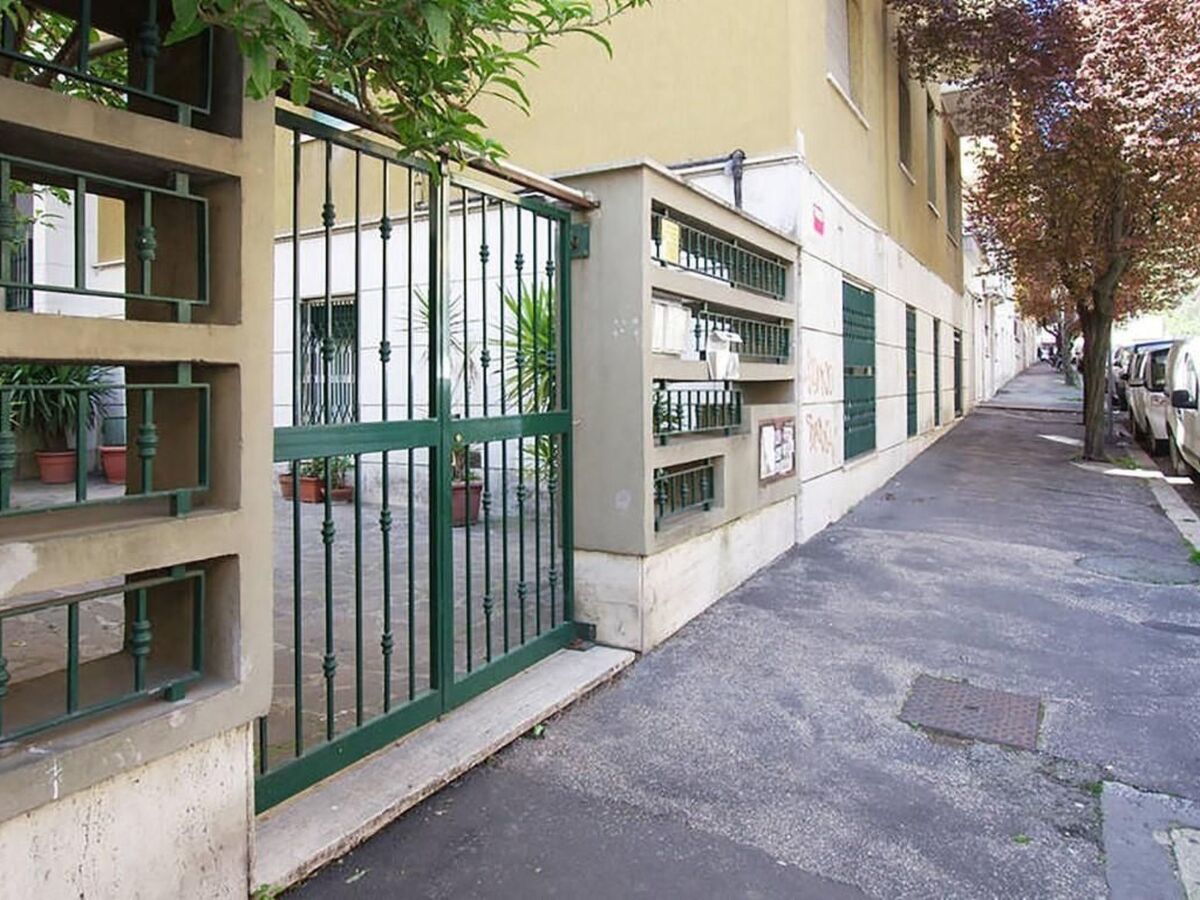 Appartement rénové à Rome, 500 m du métro Vatican - Photo 11