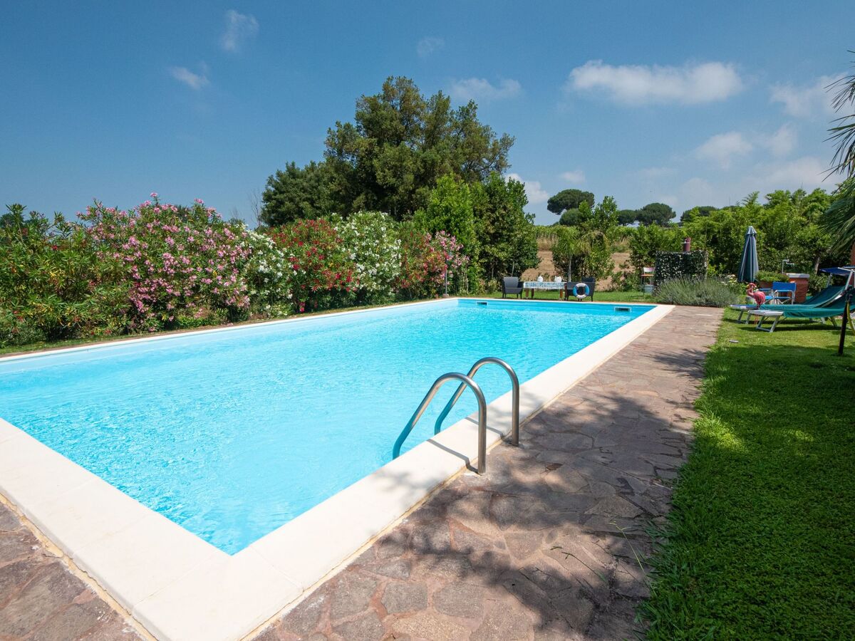 Villa Oleandri à Nettuno : piscine privée 6x12m - Photo 2