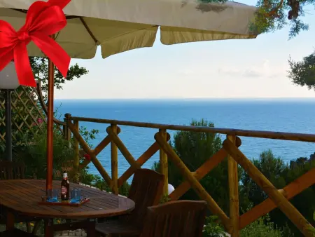 Maison Sperlonga avec jardin vue mer et accès plage : photo 2