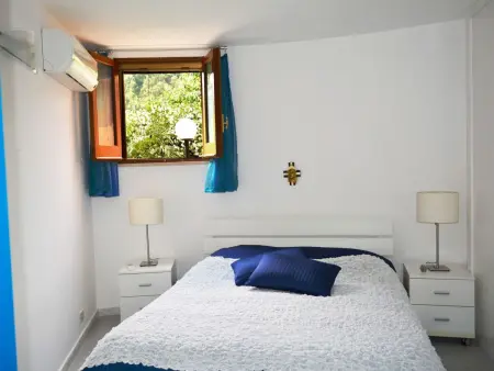 Maison Sperlonga avec jardin vue mer et accès plage : photo 8
