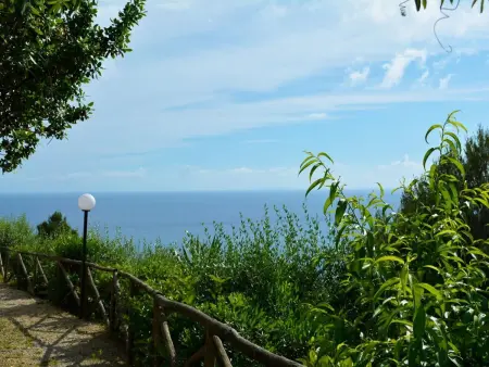 Maison Sperlonga avec jardin vue mer et accès plage : photo 19